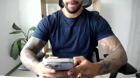 Snapshot of loganhod chatting on 07.20.26 Logan Wolfp online show from 07.20.26