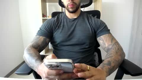 Snapshot of loganhod chatting on 07.21.26 Logan Wolfp online show from 07.21.26