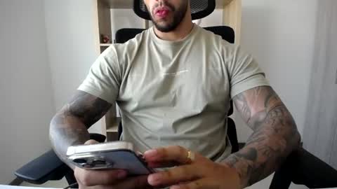 Snapshot of loganhod chatting on 07.22.26 Logan Wolfp online show from 07.22.26
