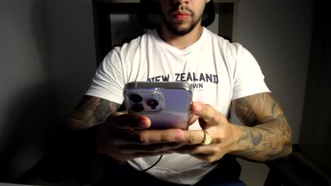 Snapshot of loganhod chatting on 07.25.26 Logan Wolfp online show from 07.25.26
