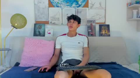 Snapshot of loganoficialx chatting on 06.28.26 loganoficialx online show from 06.28.26