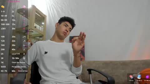 logantwink18 online show from 03.26.26