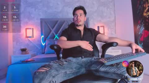 Snapshot of loghan_fox chatting on 09.21.25 Loghan online show from 09.21.25