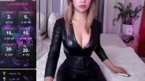 Snapshot of loisewilliams chatting on 10.04.25 Mistress L online show from 10.04.25