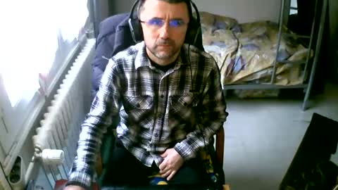 Snapshot of lokoum39 chatting on 02.10.25 lokoum39 online show from 02.10.25