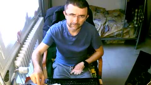 Snapshot of lokoum39 chatting on 02.10.25 lokoum39 online show from 02.10.25