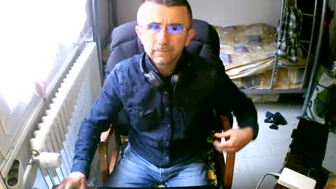 Snapshot of lokoum39 chatting on 03.12.25 lokoum39 online show from 03.12.25