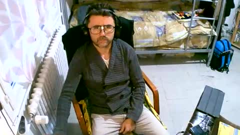 Snapshot of lokoum39 chatting on 09.24.25 lokoum39 online show from 09.24.25