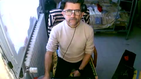 Snapshot of lokoum39 chatting on 11.21.25 lokoum39 online show from 11.21.25