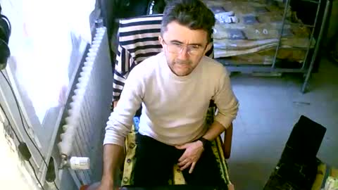 Snapshot of lokoum39 chatting on 11.24.25 lokoum39 online show from 11.24.25