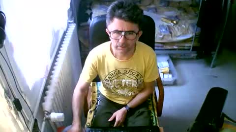 Snapshot of lokoum39 chatting on 12.02.25 lokoum39 online show from 12.02.25