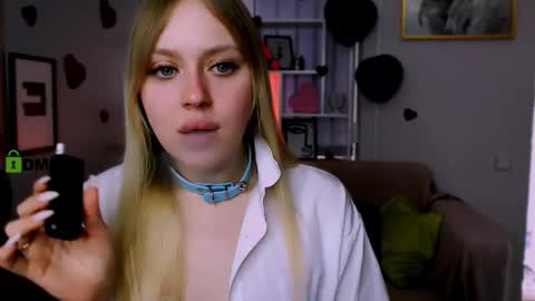 Snapshot of lola_grey1 chatting on 02.22.25 Lola online show from 02.22.25