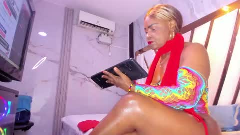Snapshot of lola_hornei chatting on 06.28.26 Lola online show from 06.28.26