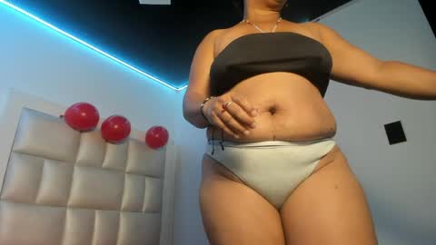 Snapshot of lola_js chatting on 05.31.26 lola_js online show from 05.31.26