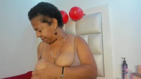 Snapshot of lola_js chatting on 06.02.26 lola_js online show from 06.02.26