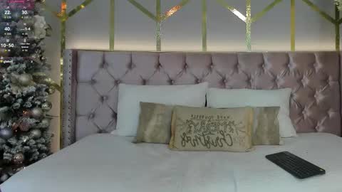 Snapshot of lola_saenz__ chatting on 12.20.25 lola_saenz__ online show from 12.20.25