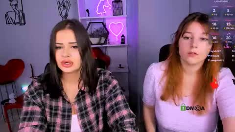 Snapshot of lola_sun12 chatting on 11.28.25 lola_sun12 online show from 11.28.25