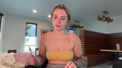 Snapshot of lolaa555 chatting on 06.03.26 lolaa555 online show from 06.03.26