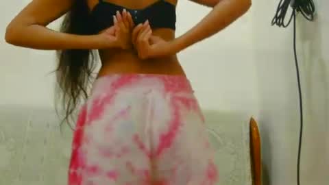 Snapshot of lolaa_darling chatting on 12.29.24 lolaa online show from 12.29.24