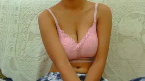 Snapshot of lolaa_darling chatting on 01.15.25 lolaa online show from 01.15.25