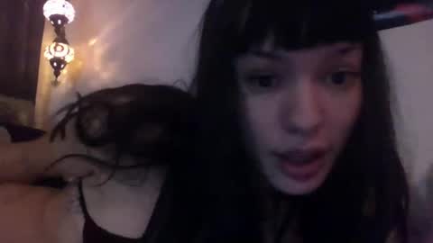 Snapshot of lolaandthegun chatting on 02.07.26 LolaAndTheGun online show from 02.07.26
