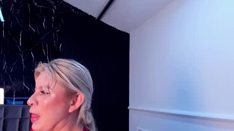 Lola Angel online show from 09.22.25