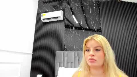 Snapshot of lolaangellx chatting on 02.09.26 Lola Angel online show from 02.09.26