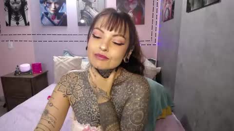 Snapshot of lolabrouse__ chatting on 07.21.26 Lola online show from 07.21.26