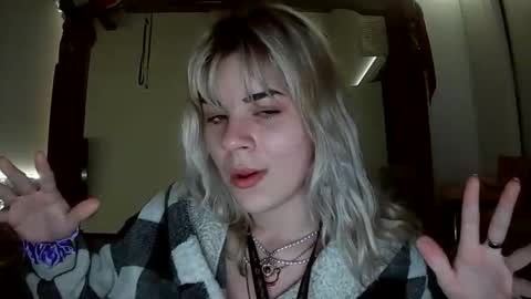 Lola Lixx online show from 12.15.25