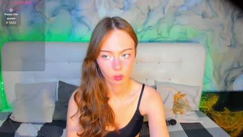 Snapshot of lolamedisson chatting on 09.22.25 Lola online show from 09.22.25