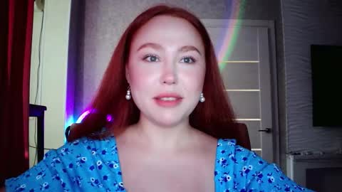 Snapshot of lolamint_ chatting on 10.10.25 Lola online show from 10.10.25