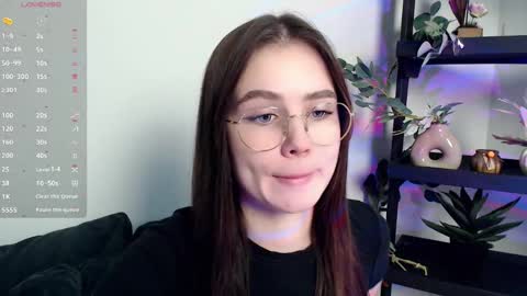 Snapshot of lolapalmer_ chatting on 12.08.24 lolapalmer_ online show from 12.08.24