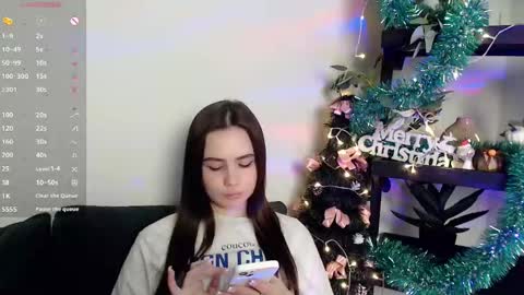 Snapshot of lolapalmer_ chatting on 12.24.24 lolapalmer_ online show from 12.24.24