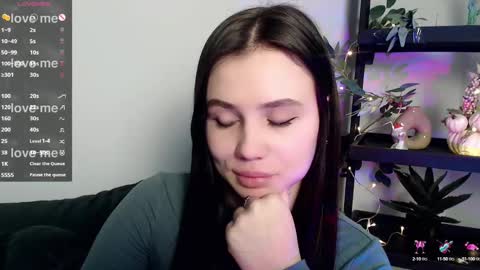 Snapshot of lolapalmer_ chatting on 02.15.25 lolapalmer_ online show from 02.15.25