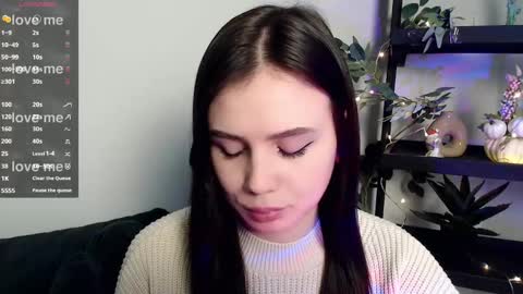 Snapshot of lolapalmer_ chatting on 02.19.25 lolapalmer_ online show from 02.19.25