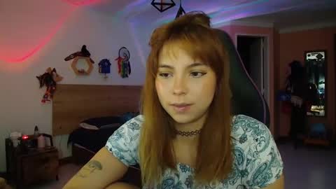 Snapshot of lolaverse chatting on 09.10.25 Lola doll online show from 09.10.25