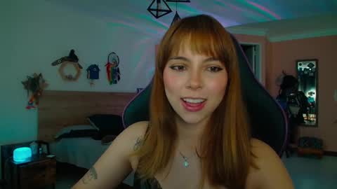 Snapshot of lolaverse chatting on 09.22.25 Lola doll online show from 09.22.25