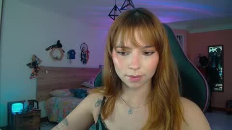 Snapshot of lolaverse chatting on 10.16.25 Lola doll online show from 10.16.25