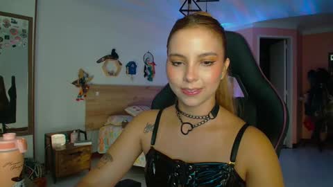 Lola doll online show from 11.12.25