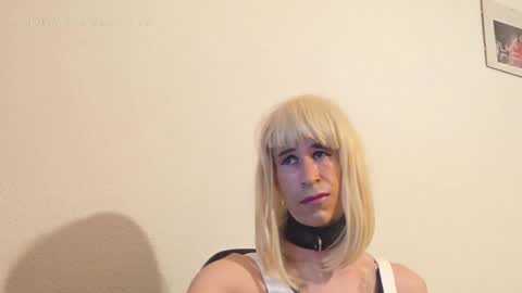 Snapshot of lolax69x chatting on 05.27.26 Lola online show from 05.27.26
