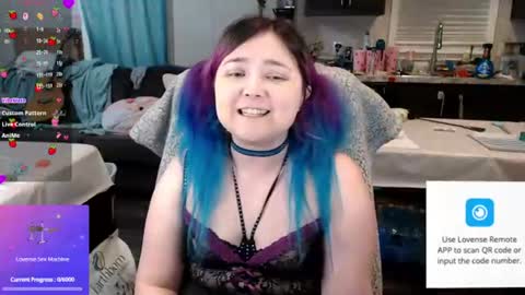 Snapshot of loliluna chatting on 06.20.26 Luna online show from 06.20.26