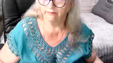Snapshot of lolkaalyss chatting on 05.10.26 LolkaAlyss online show from 05.10.26