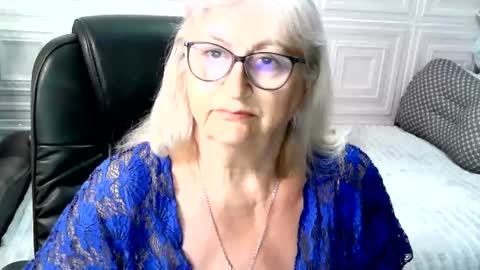 Snapshot of lolkaalyss chatting on 07.12.26 LolkaAlyss online show from 07.12.26