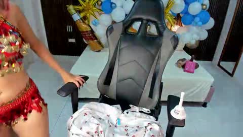 lolly18_ online show from 10.19.25