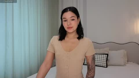 Snapshot of lolly_turner chatting on 05.17.26 lolly_turner online show from 05.17.26