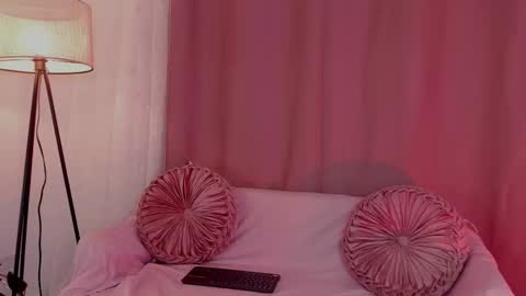 Snapshot of lollypetitte_ chatting on 10.01.25 Lolly online show from 10.01.25