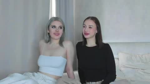 lolylaly online show from 04.24.26