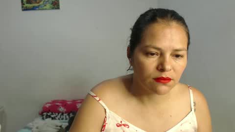 Snapshot of lolyta_mature1 chatting on 05.15.26 Lolyta mature1 online show from 05.15.26