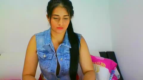 estehfania online show from 01.29.25