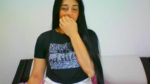 estehfania online show from 02.06.25